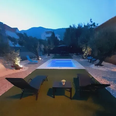 Cool Pool Sucurac * Kastela